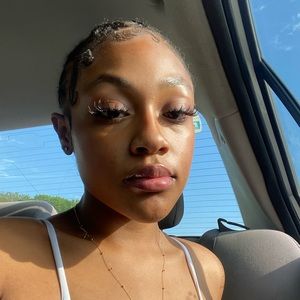 Meet your Posher, Alexandria